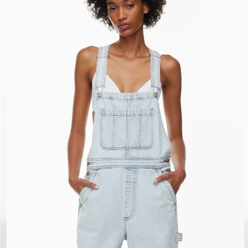 Denim Forum The '90s Vintage Baggy Overalls
Bleach Bleu Medium - Picture 4 of 7